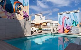 Apartamentos Mayal con Piscina
